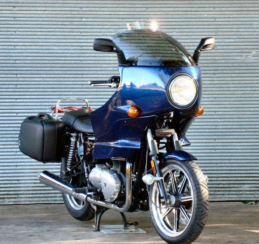 Triumph Bonneville SE Blue Right Front view with ST Mid-Lowers fairing system